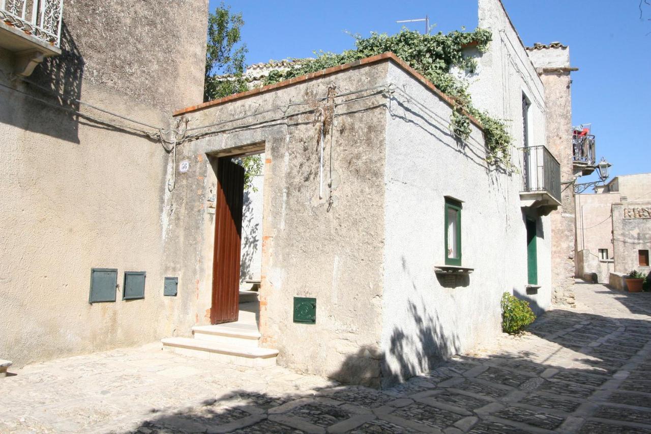 Case Bruno Residenze Tipiche Эриче Экстерьер фото